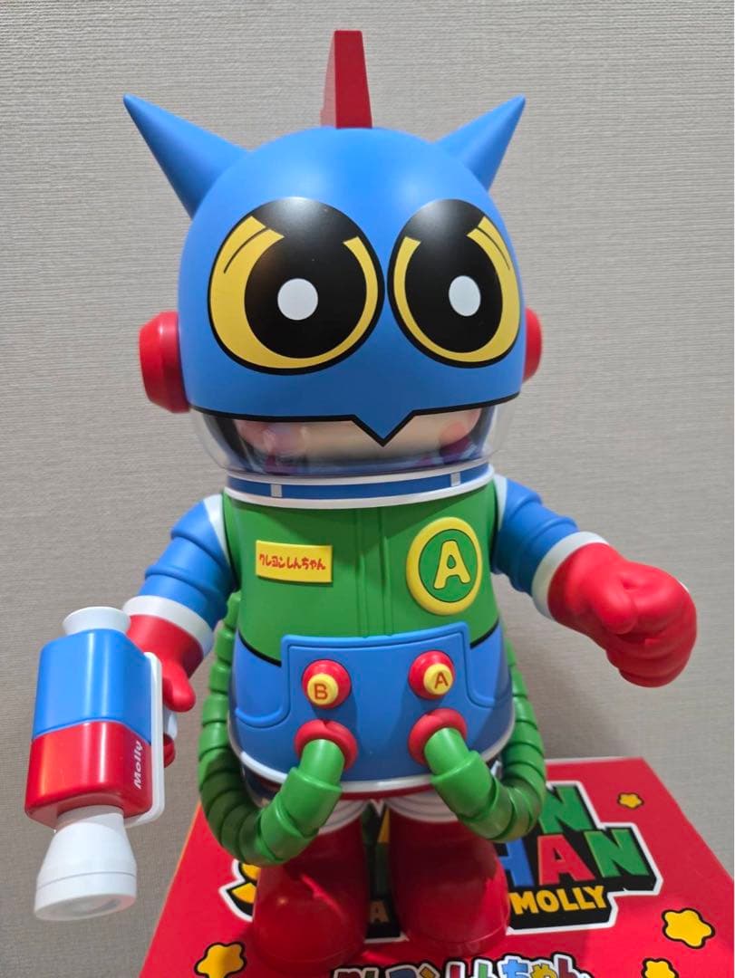 MEGA SPACE molly 400% アクション仮面 クレヨンしんちゃん - メルカリ