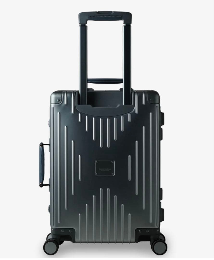 新品未使用】イノベーター アルミスーツケース 2025年モデル グレー