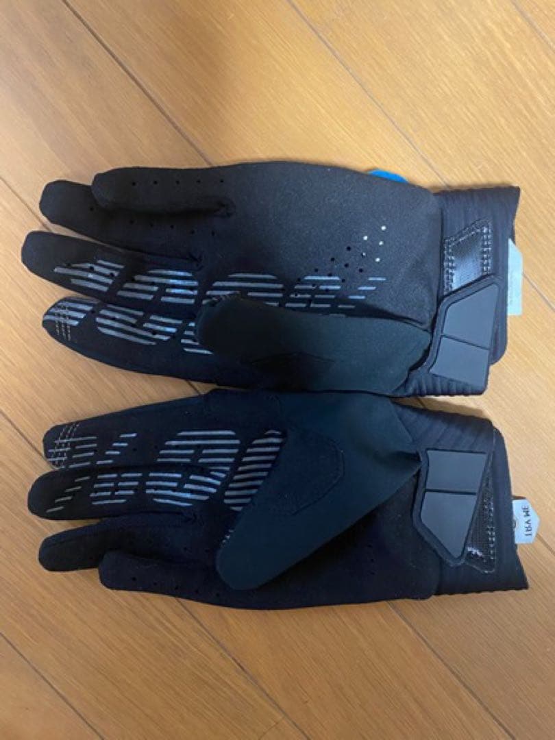 COGNITO SMART SHOCK グローブ Kanye west着用 - メルカリ