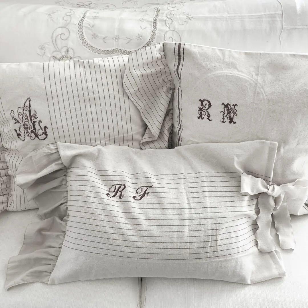 フランスアンティーククロス*イニシャル刺繍ピローケース*リボン付き