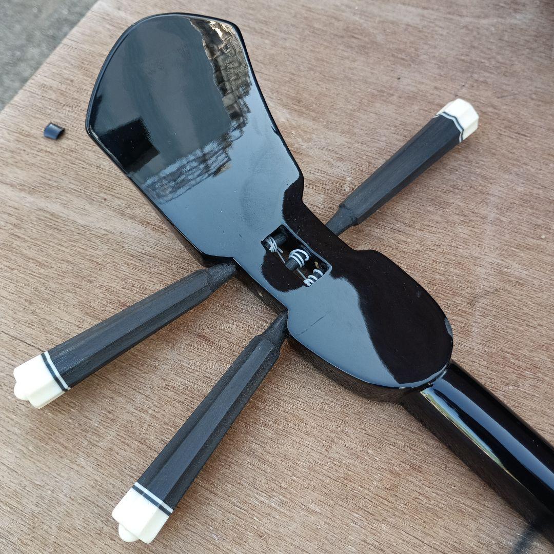 c*0様 4052）沖縄三線　蛇皮　ケース付