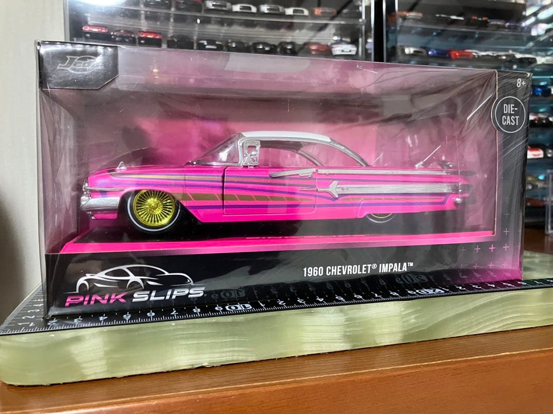 Jada Toys 1960 Chevrolet Impala ピンク新品未開封