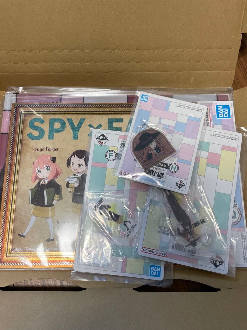 スパイファミリー』キャンプを楽しむアーニャたちがグッズ化。アクリル