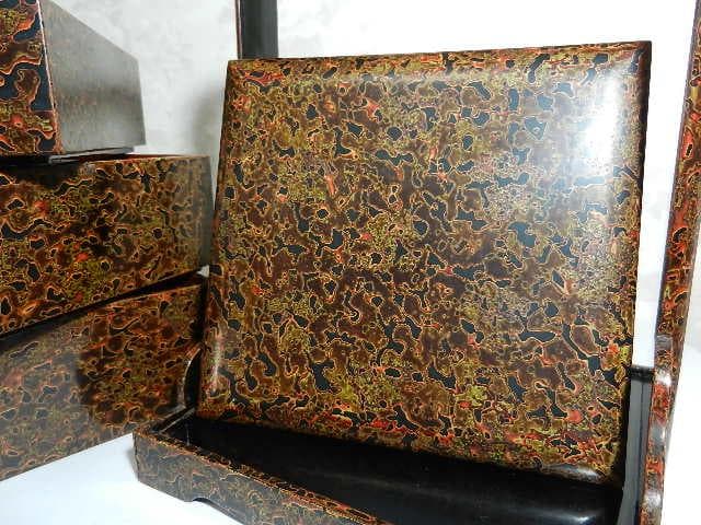 若狭塗漆芸品　持手台付き三段重箱（菓子器、茶道具）