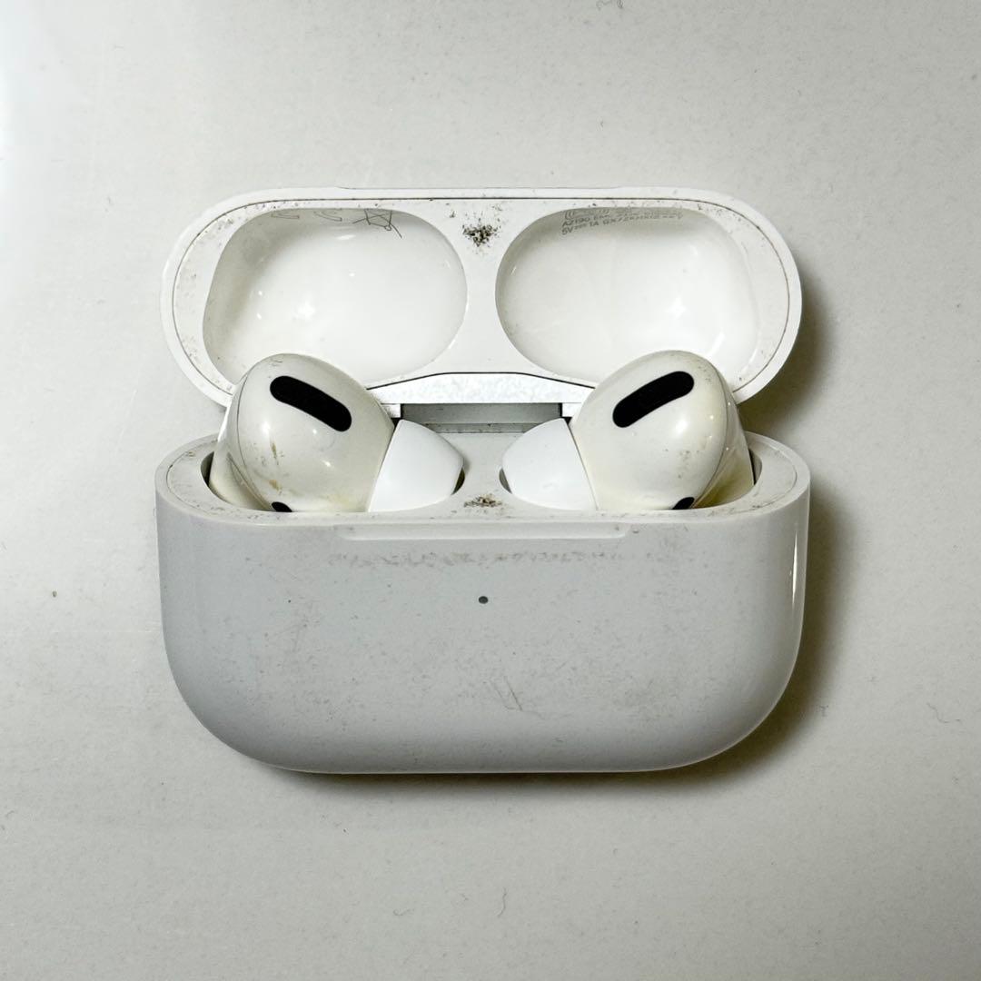 AirPods Pro 第一世代 本体 充電ケース付き ホワイト - メルカリ