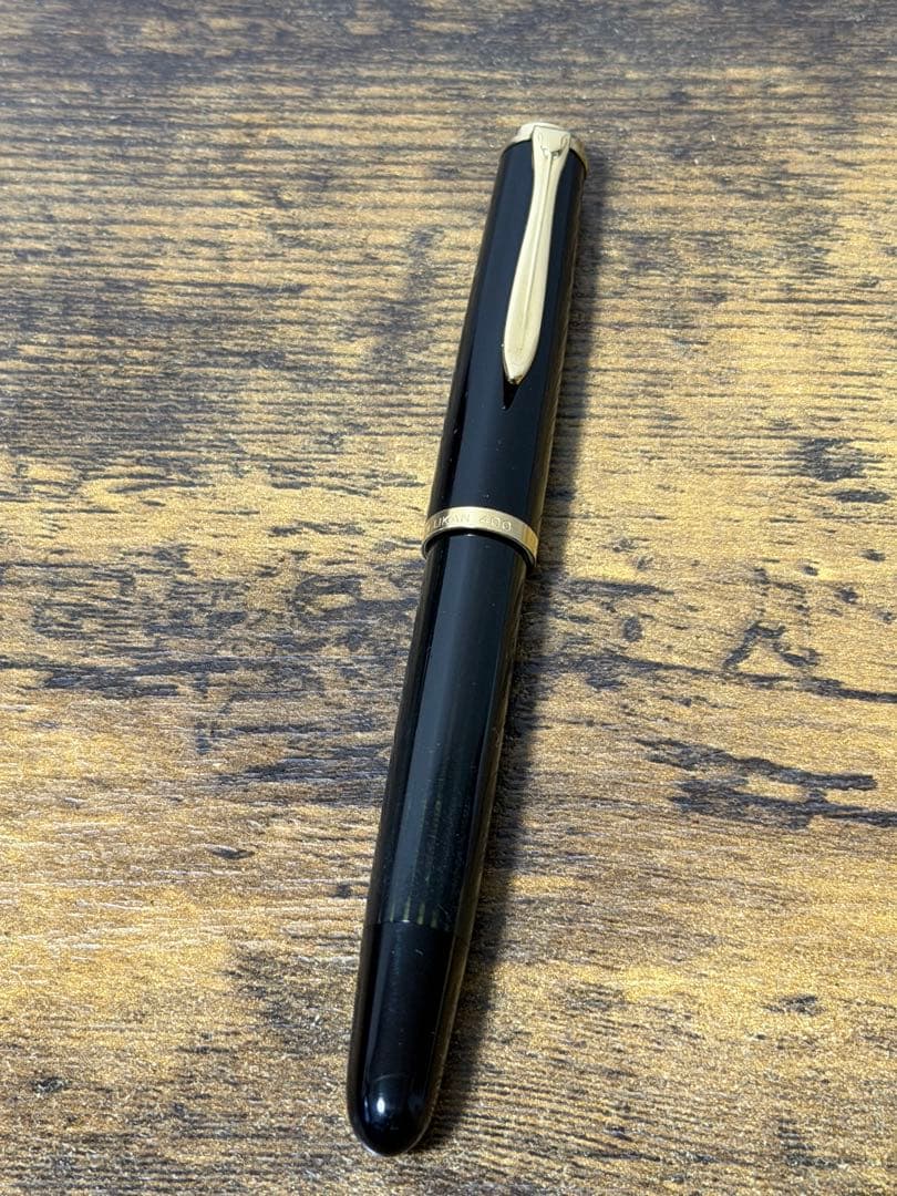 1970年代　ペリカン　万年筆　400NN ブラックストライプ　14c 細字