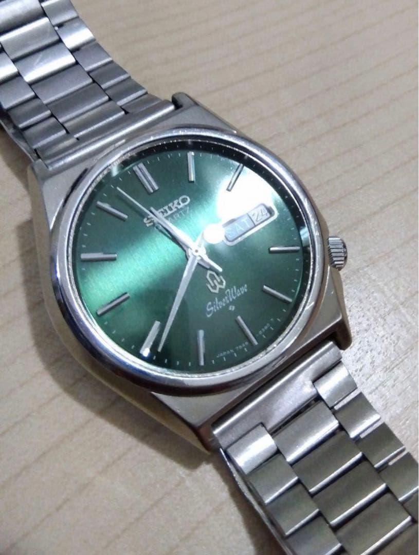 セイコー　SEIKO　シルバーウェーブ　グリーン文字盤　ガラス風防　電池新品