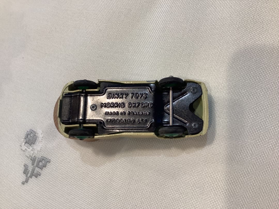 美品　DINKY TOYS MORRIS OXFORD ミニカー