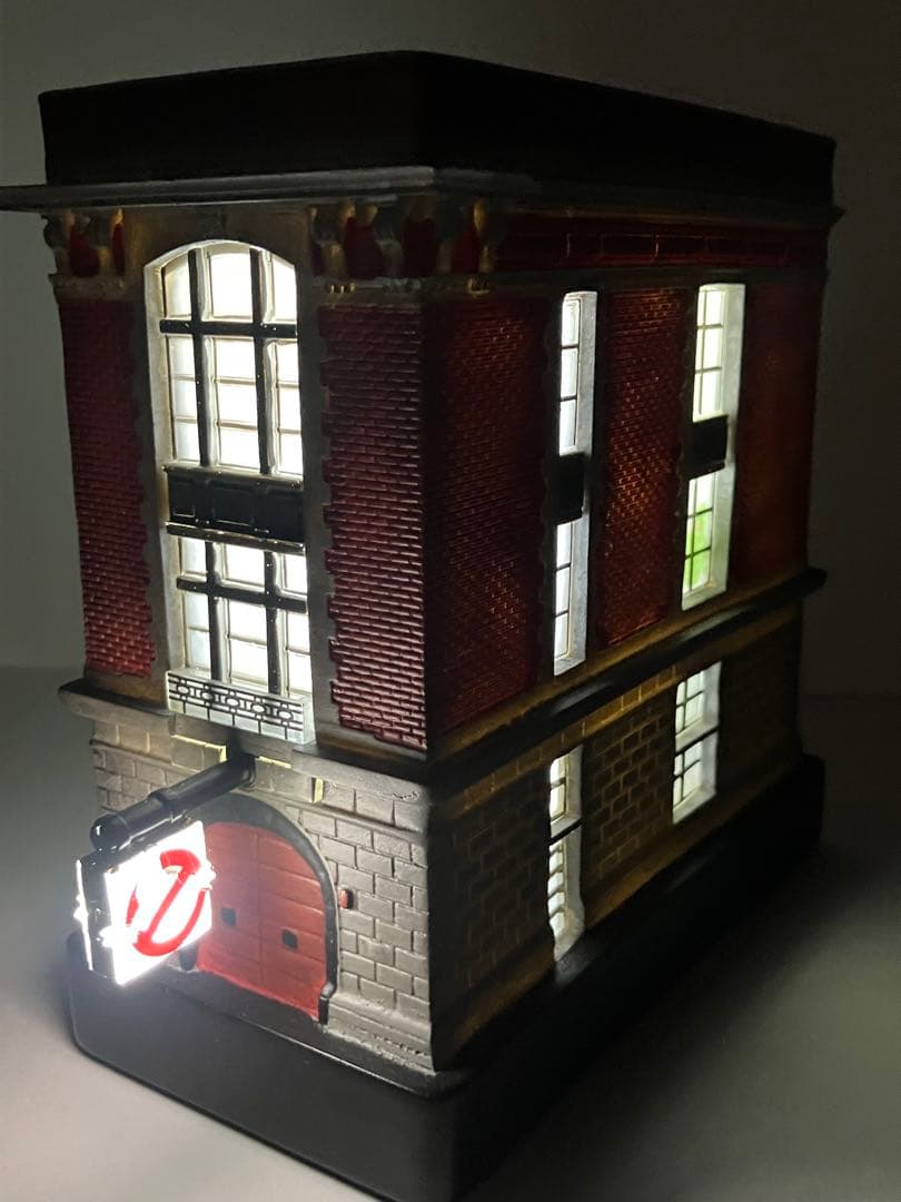 世界限定1984個 ゴーストバスターズ ライトアップスタチュー ファイアハウス