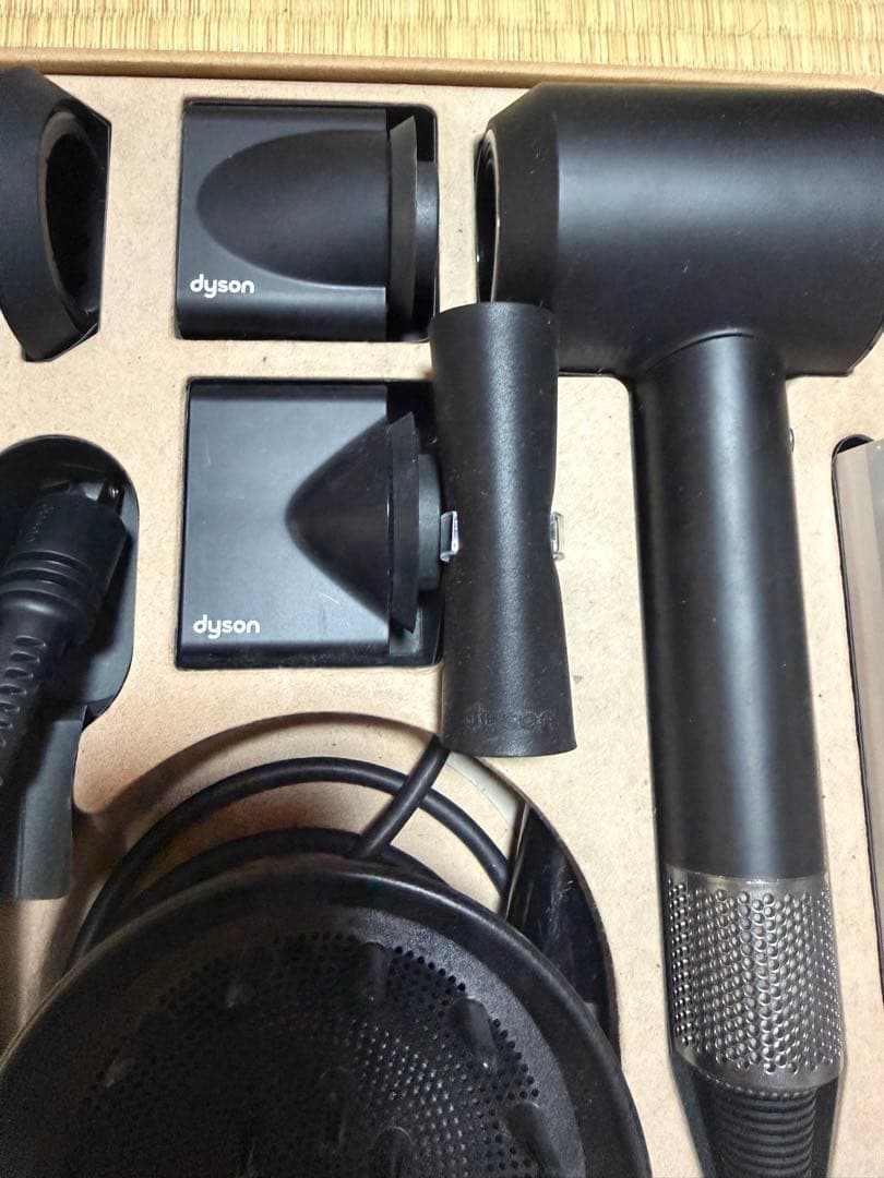 ダイソン Dyson HD03 アイアン/フューシャ ヘアドライヤー