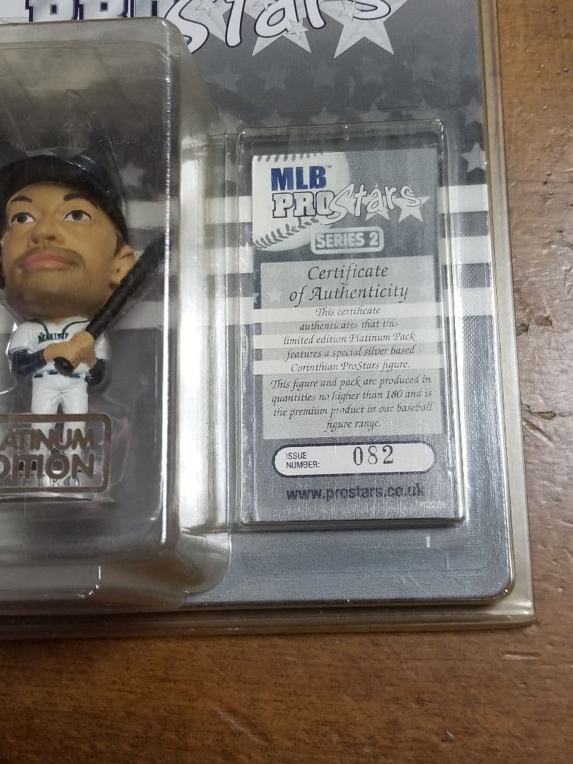 イチロー　マリナーズ　プラチナム　082　未開封(プロテクター付き)