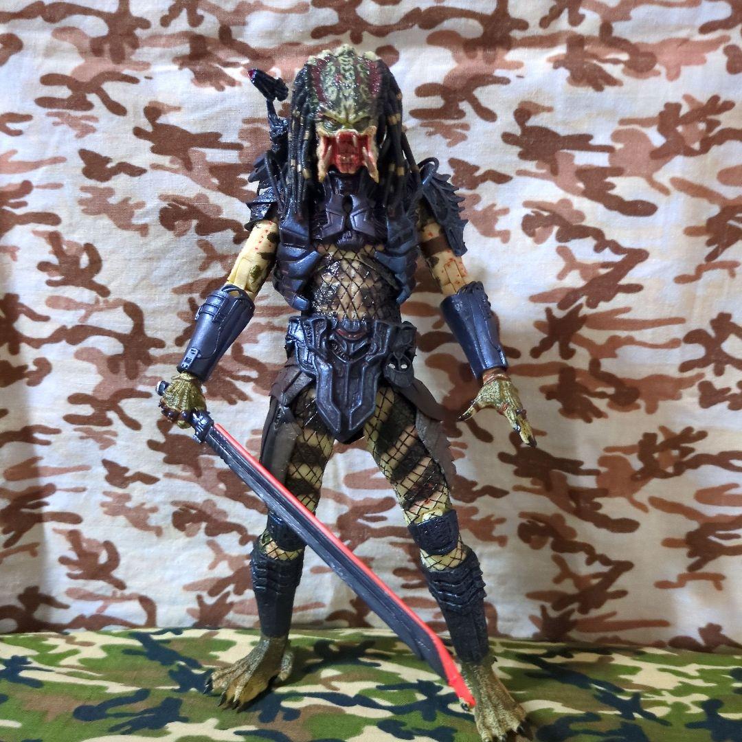 NECA アルティメット•アーマードロスト•プレデター 《中古開封品》