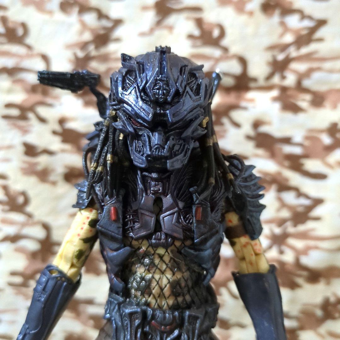 NECA アルティメット•アーマードロスト•プレデター 《中古開封品》