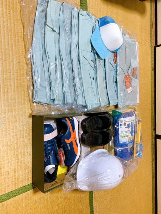 作業服は未使用です。ひ