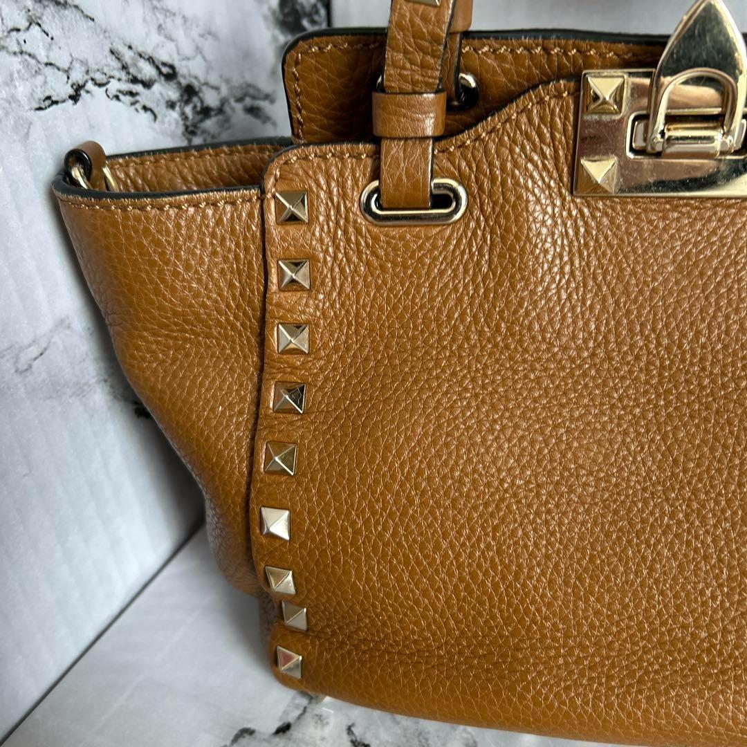 ヴァレンティノガラヴァーニ　ハンドバッグ　ロックスタッズ　ブラウン