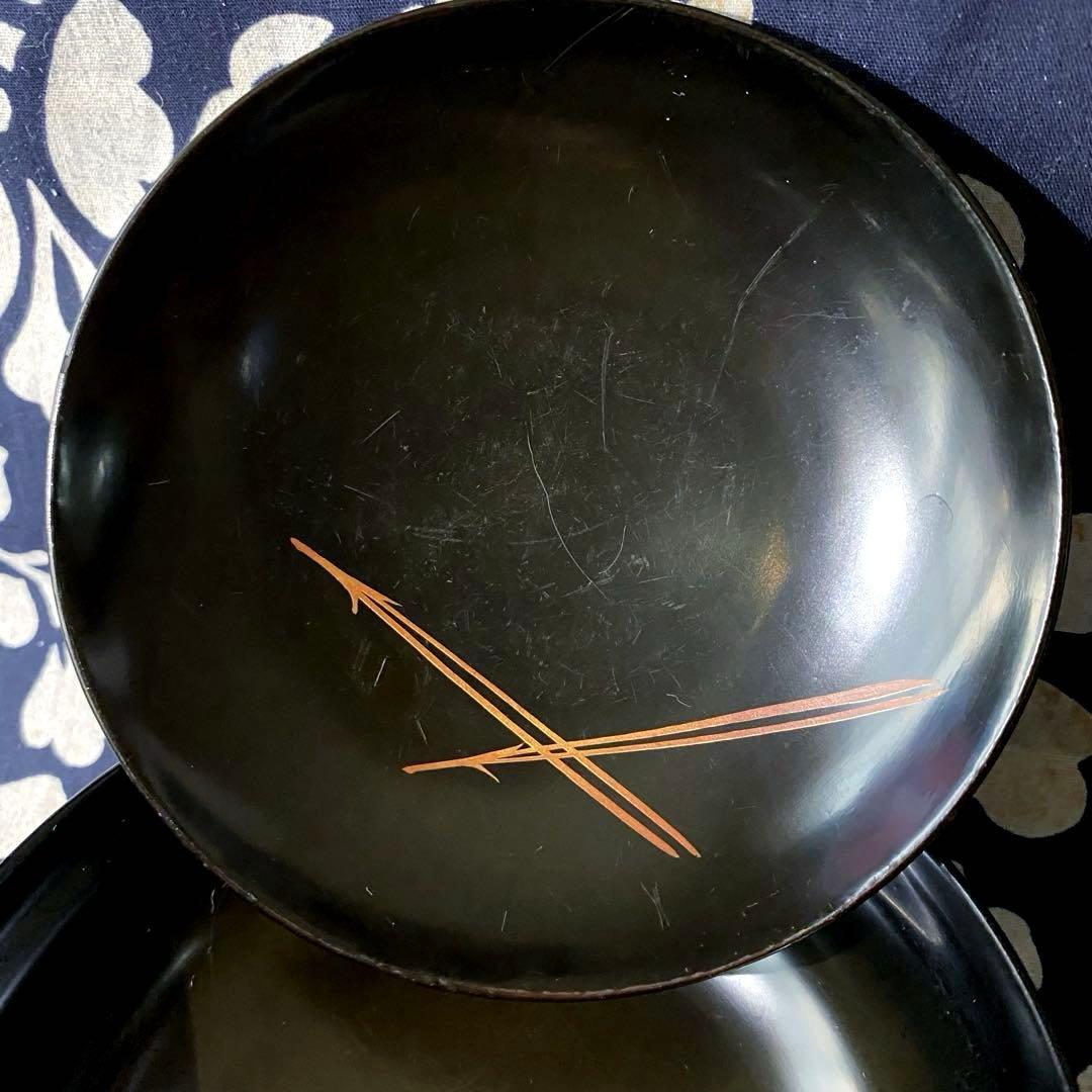 大正時代物・骨董　天然木製黒色漆器椀　金蒔絵・風景画に松葉　菓子椀・雑煮椀　三客