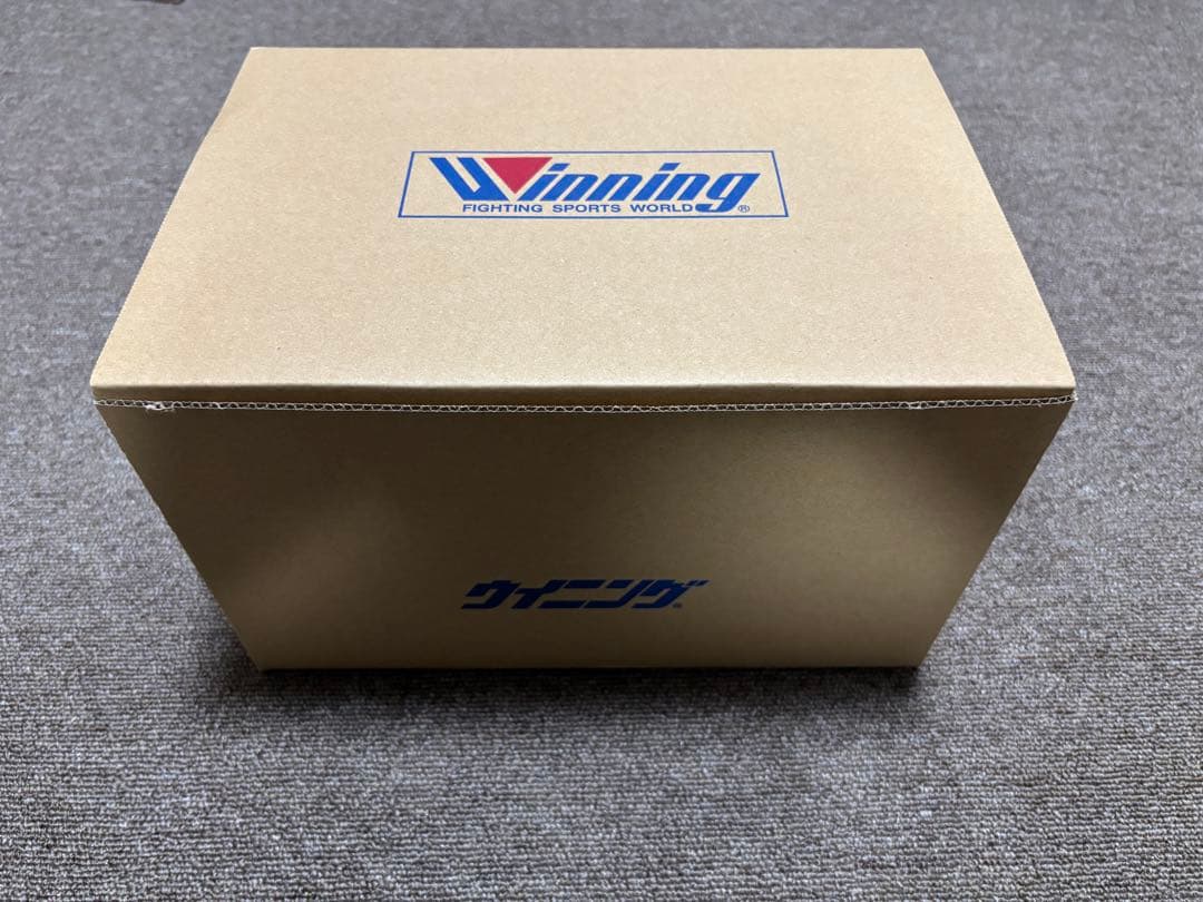 ウイニング ボクシンググローブ 16oz 紐式 黒 ゴールド Winning