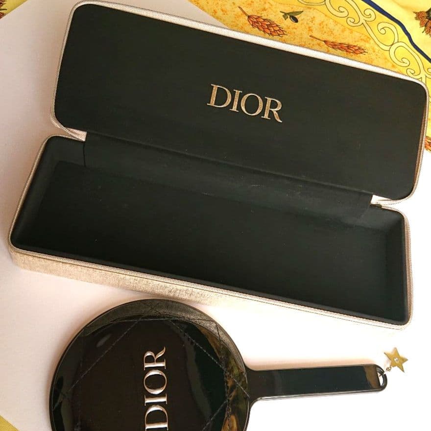 s*m様 【値下】Dior ノベルティー /「未使用」化粧小物 9点セット (バ