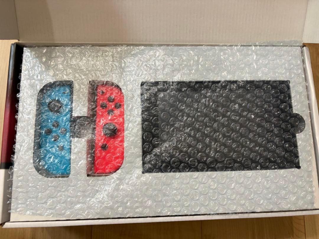 Nintendo Switch 2018年製　外箱＋付属品あり　公式修理歴あり