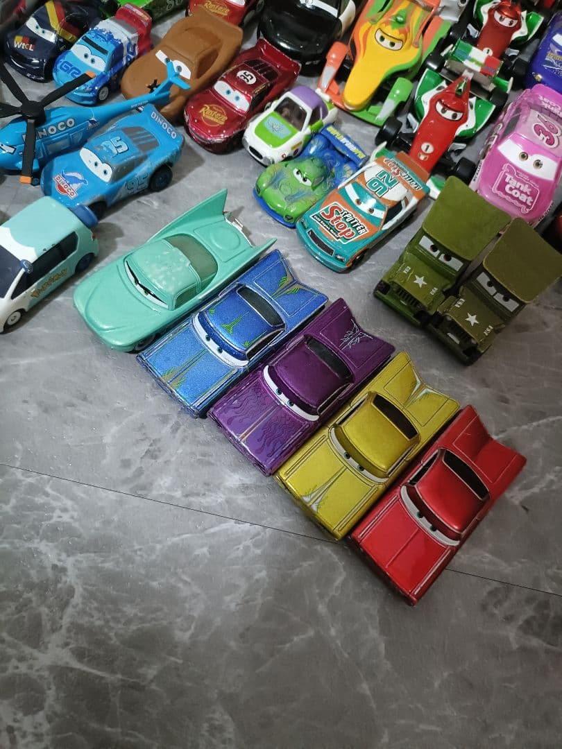 み*る様 カーズ　ミニカー　 ピストンカップセット　トミカ　マテル　カスタムタイ