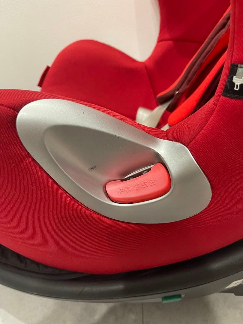 期間限定値下げ！サイベックス　チャイルドシート シローナ　ISOFIX対応