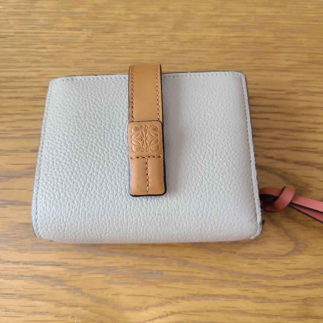 ロエベ 折り財布 コンパクトジップウォレット ベージュ アナグラム