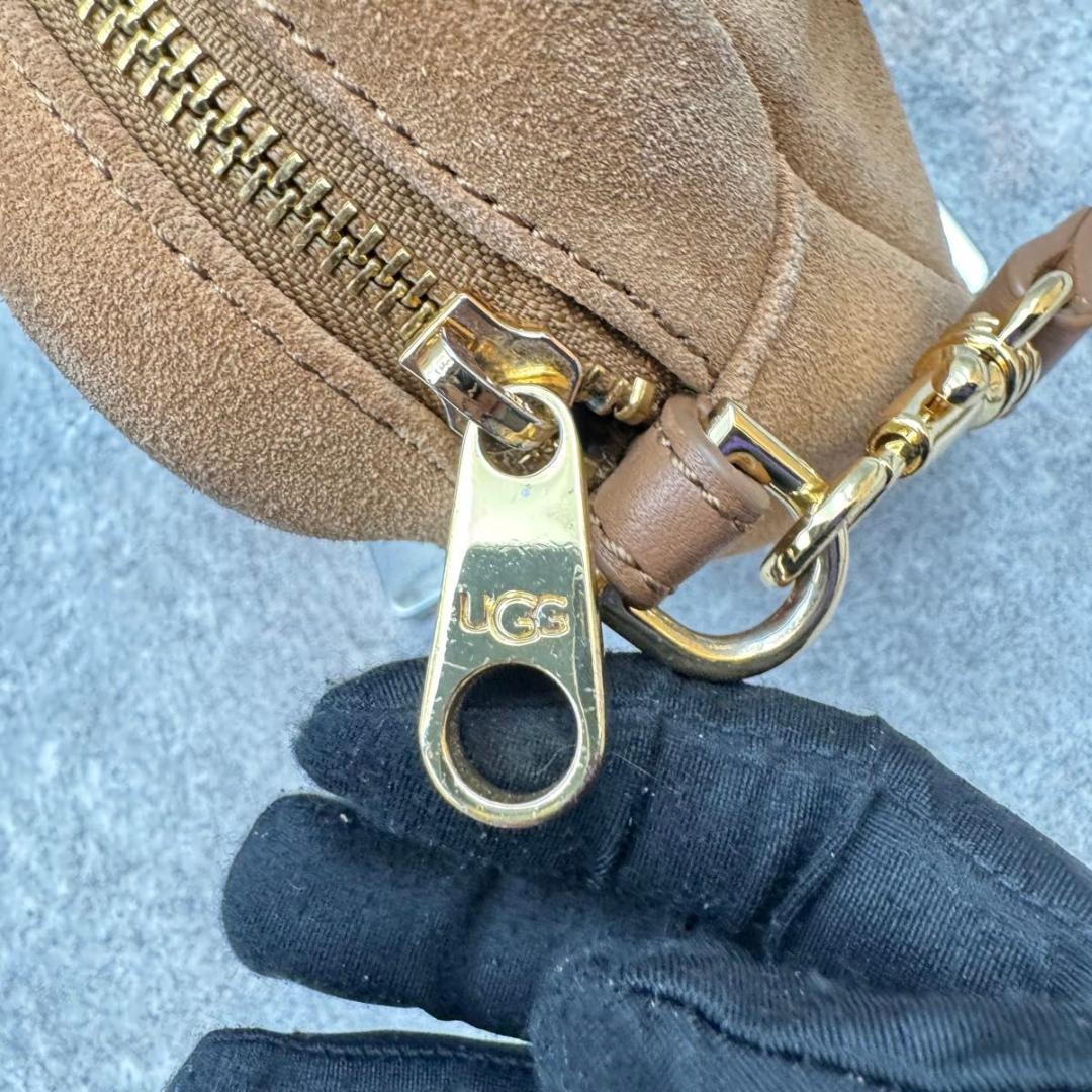 美品　UGG　アグ　辻希美　本革　スウェード　カメラバッグ　調整可　ブラウン