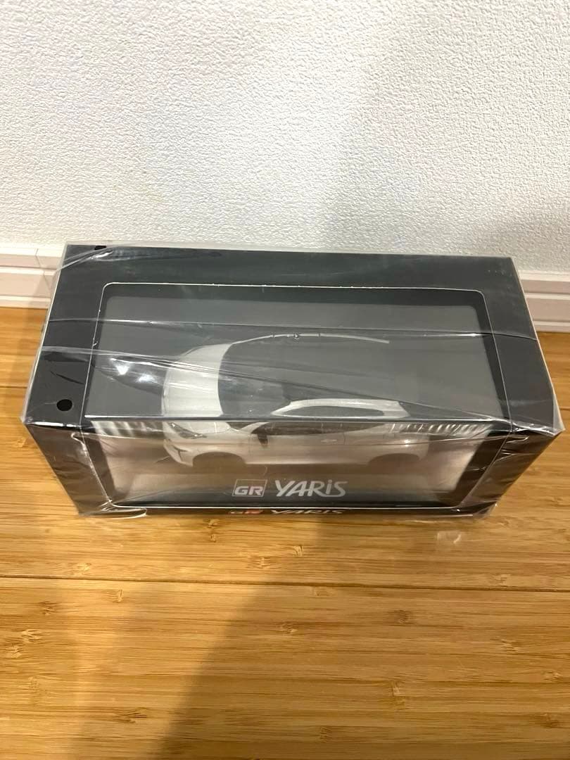 非売品　新品未開封　GR YARIS 1/30スケールミニカー プラチナホワイト