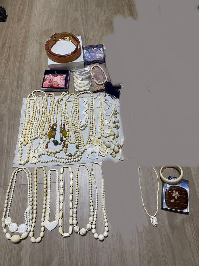 遺品整理 アクセサリー まとめ売り - メルカリ