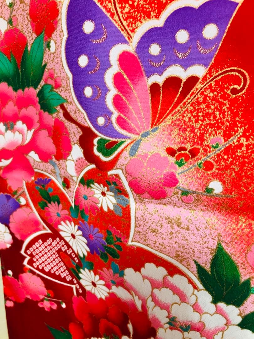 七五三七歳❣️新品着物✨赤地手毬蝶々花金彩⭐︎作り帯楽々⭐︎完全フルセット銘品