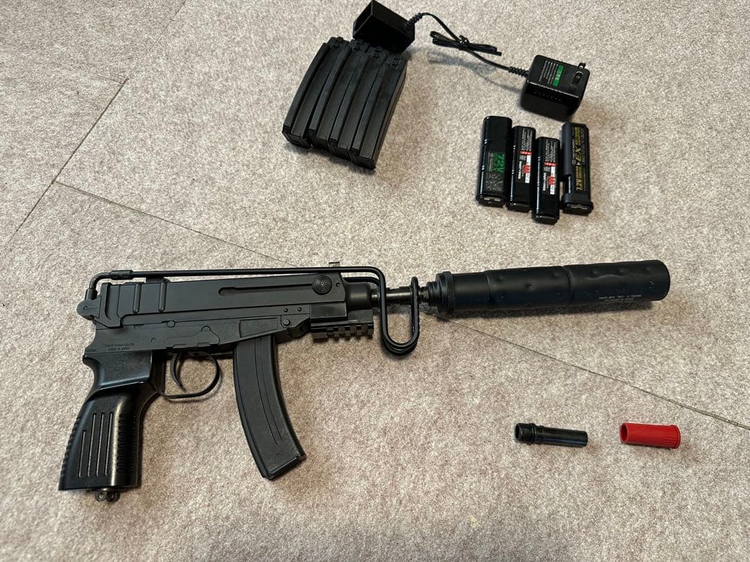 東京マルイ　電動Vz61スコーピオン