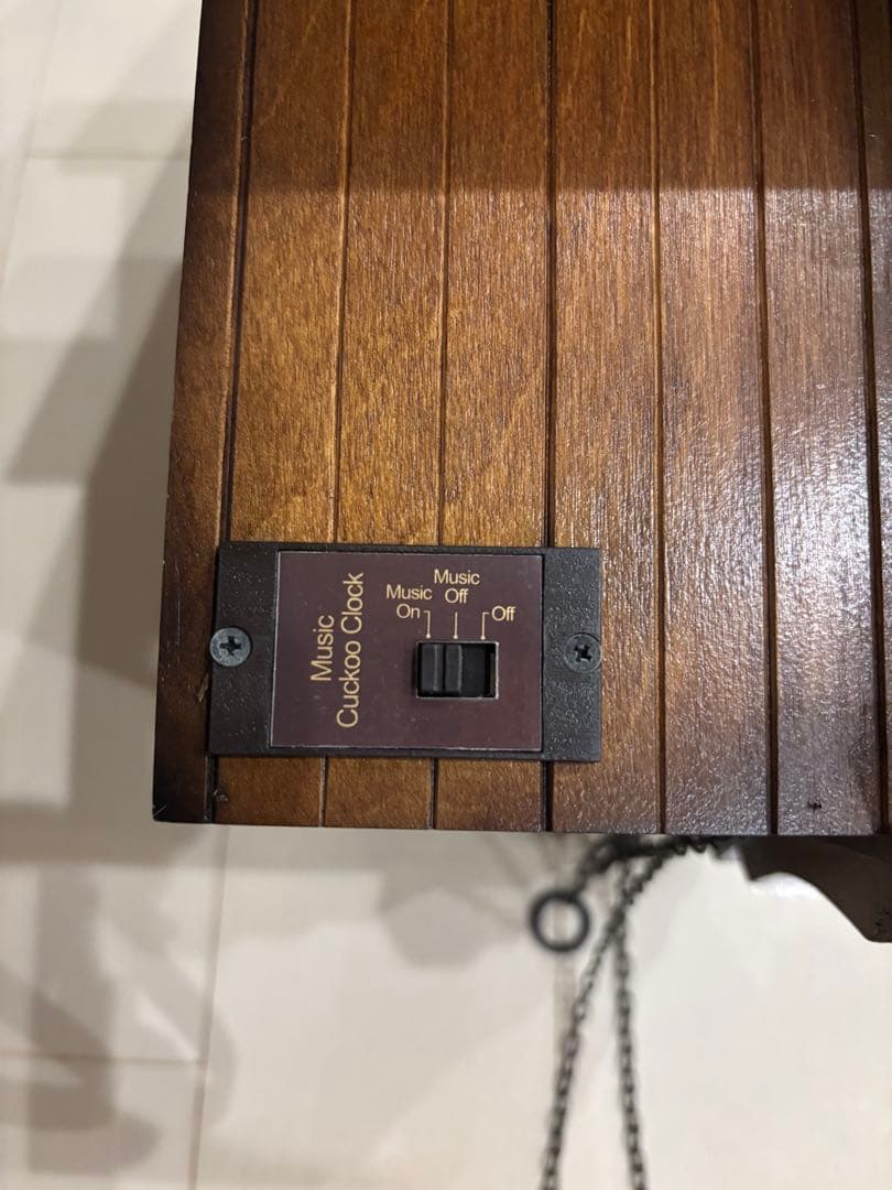 バーニーズ 　クォーツ式　鳩時計　森の時計山小屋クロック430-6QMT