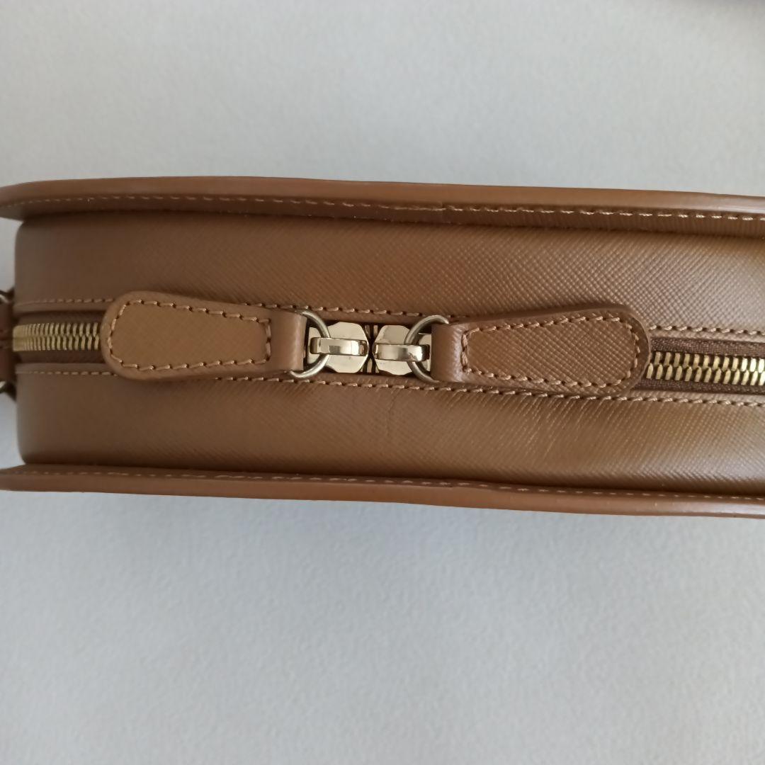 A.P.C. ベージュキャメル　ハーフムーン ショルダーバッグ　美品