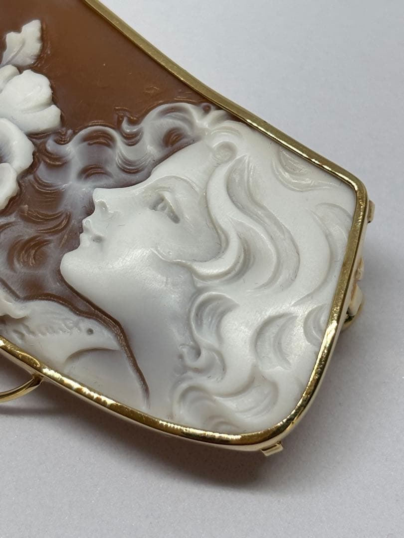 K18 カメオ 女性の顔と花 ブローチ 750 浮き彫り 総重量約9.9g K18