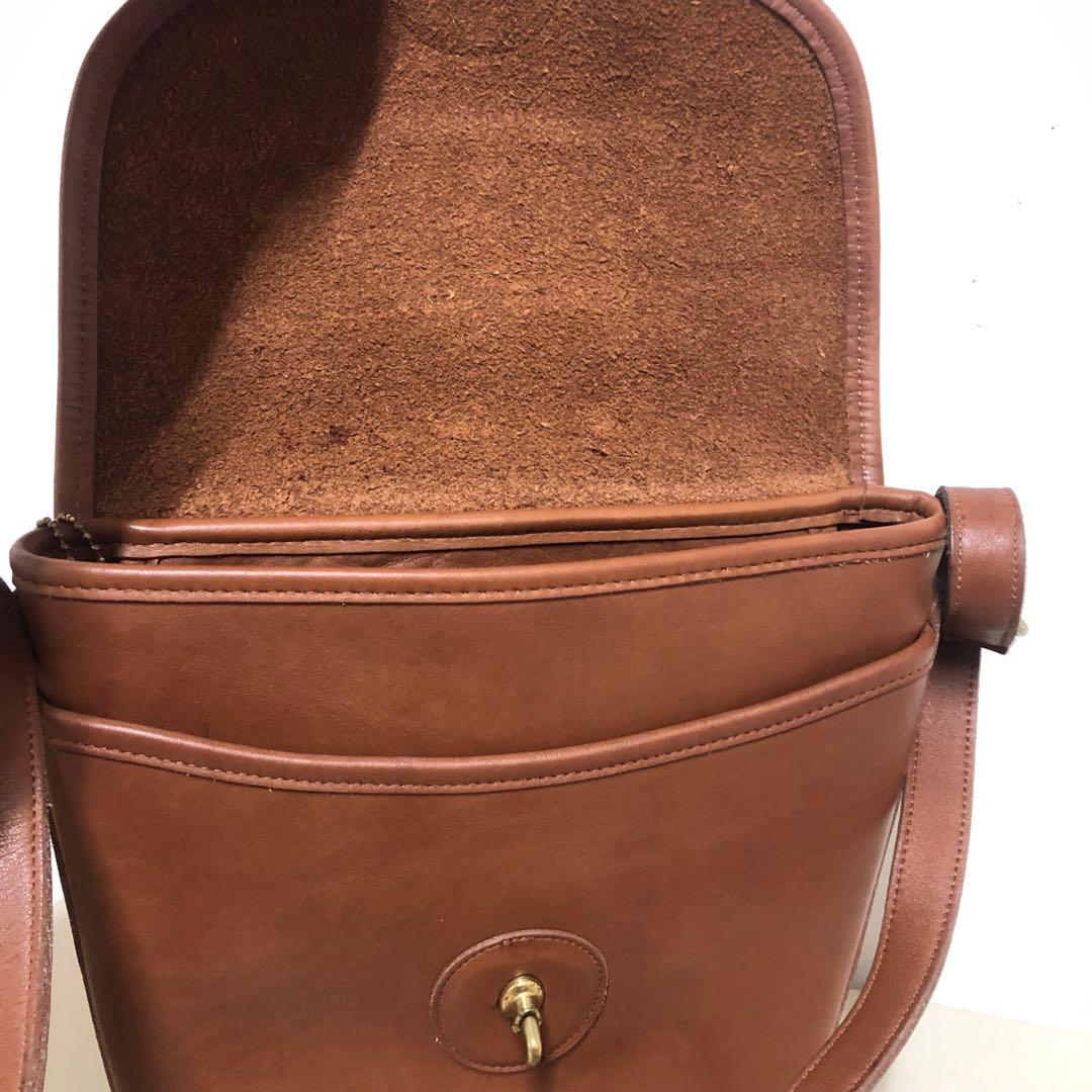 COACH ショルダーバッグ クロスボディ バケツ型 レザー 茶色　ターンロック