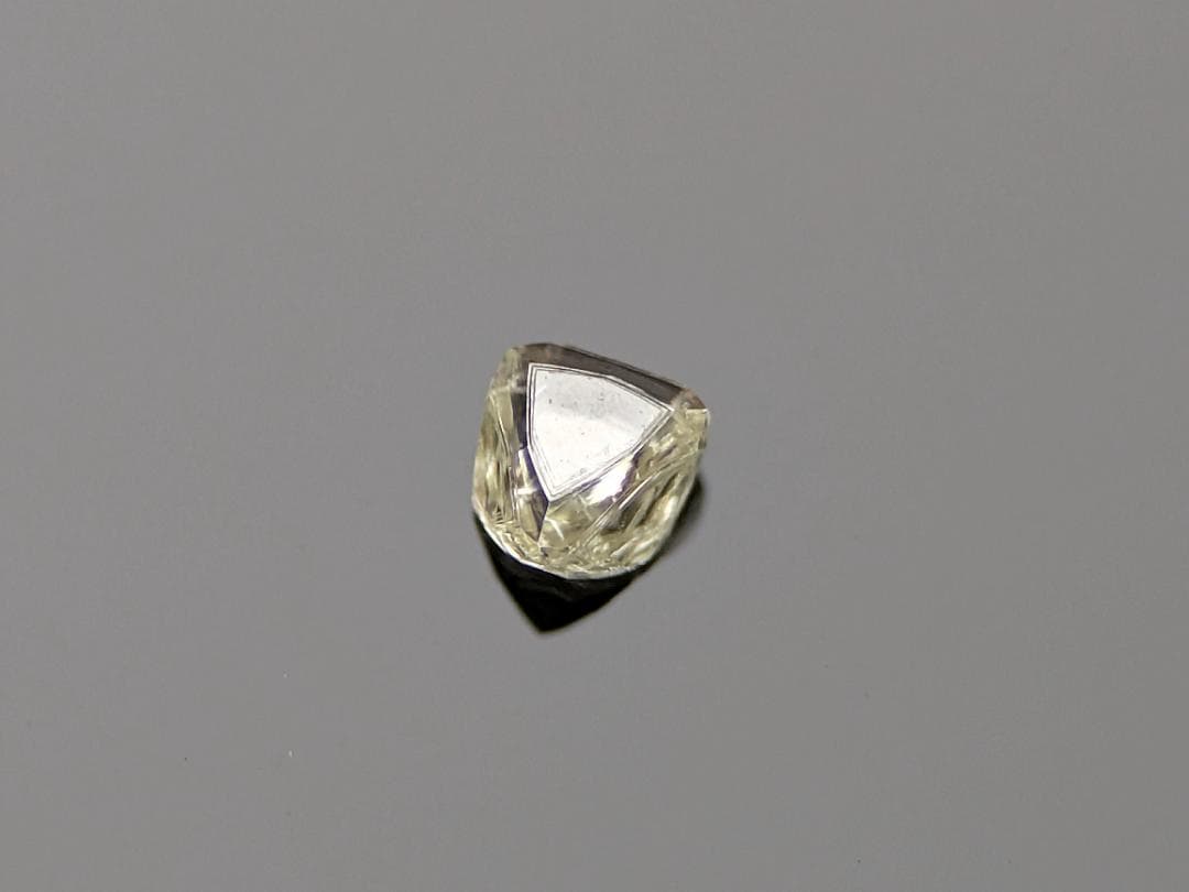 蛍光ダイヤモンド原石4色セット 計0.361カラット ボツワナ産