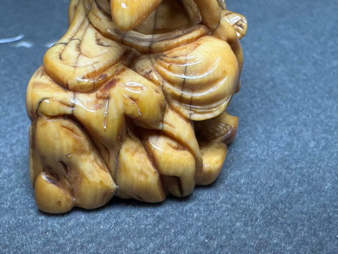 極上 根付 天然素材 アンティーク 骨董 飾り物 古美術品 置物 細密細工