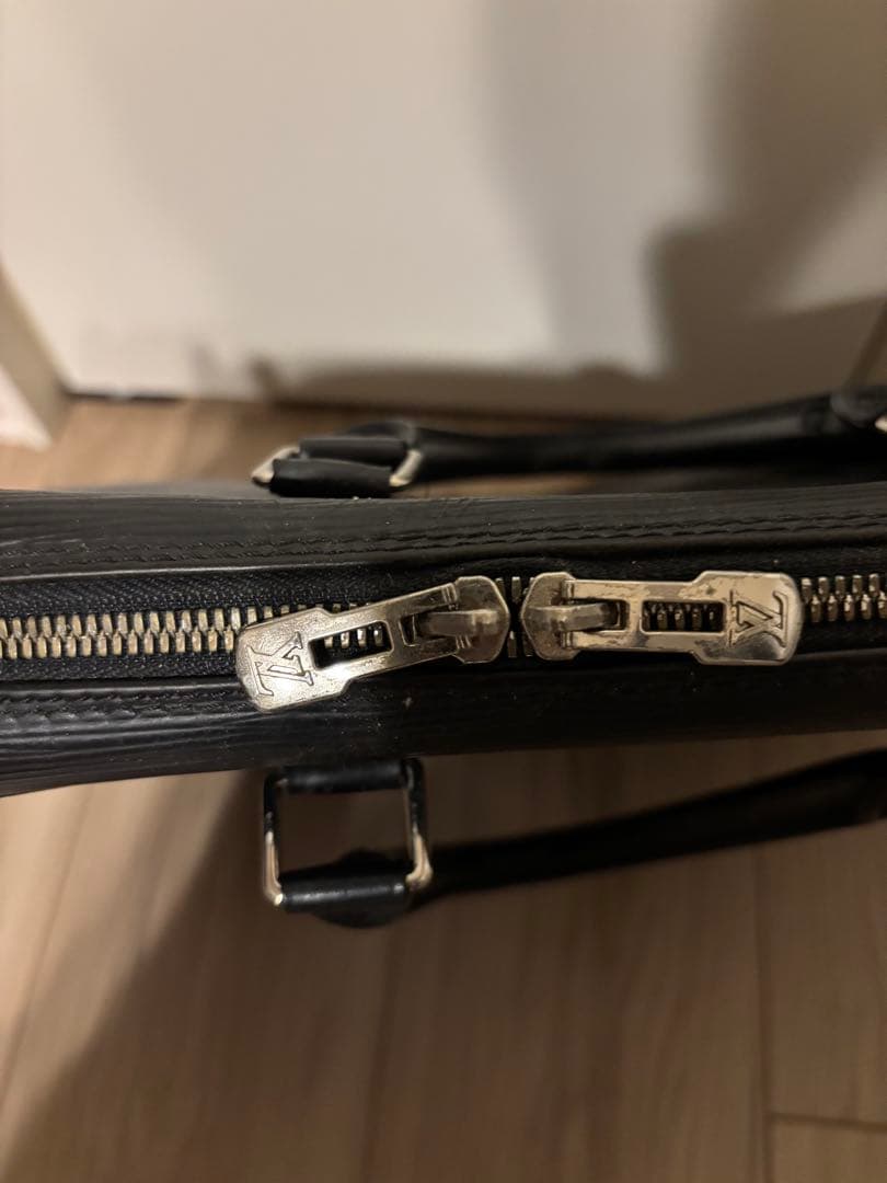 ルイヴィトン ビジネスバッグ エピ 正規品