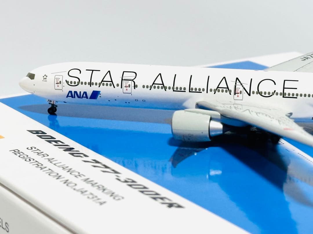 全日空商事 1/400 B777-300ERスターアライアンス NH40003 - メルカリ