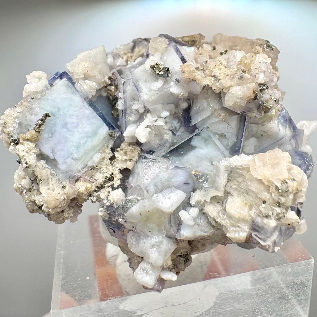 600 中国 ヤオガンシャン産 ポーセリンフローライト - メルカリ