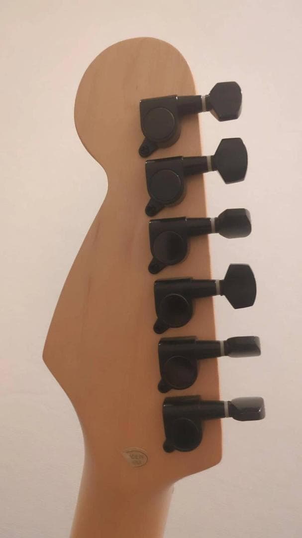 【美品】SELDER ストラトキャスター ブラック/グリーン オマケ付き