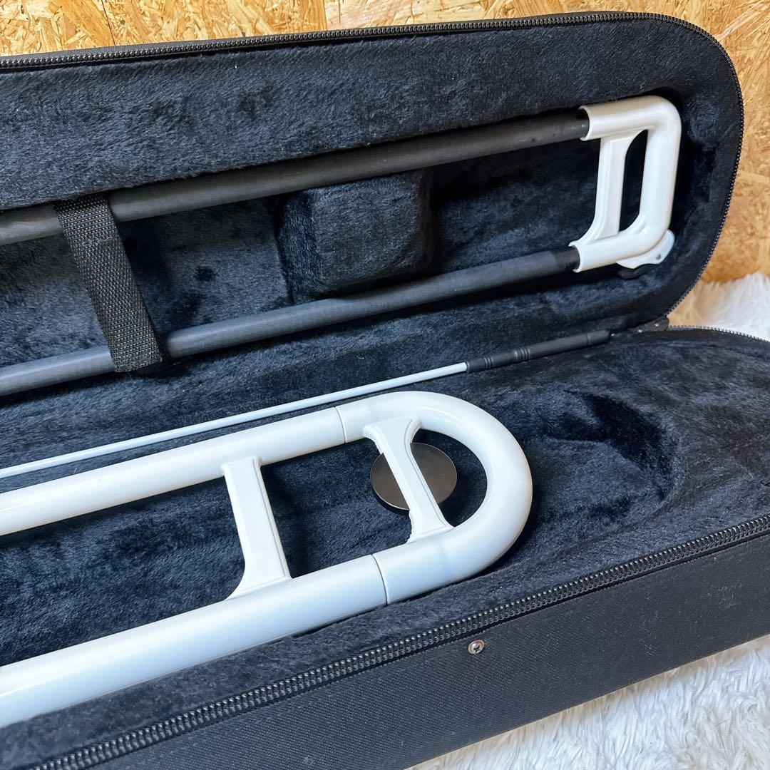 Jiggs pBone ホワイトトロンボーン プラスチック製 セミハードケース付