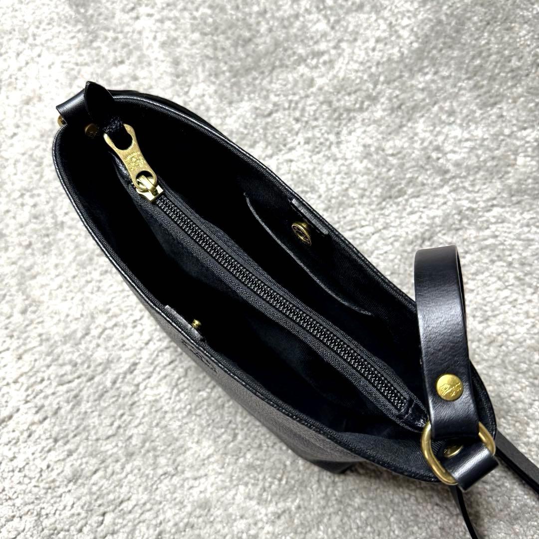 IL BISONTE イルビゾンテ ショルダーバッグ ブラック