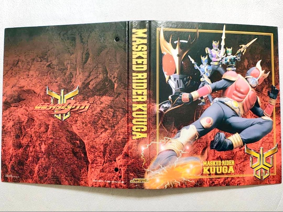仮面ライダークウガ「トレーディングコレクション バインダー」&カード