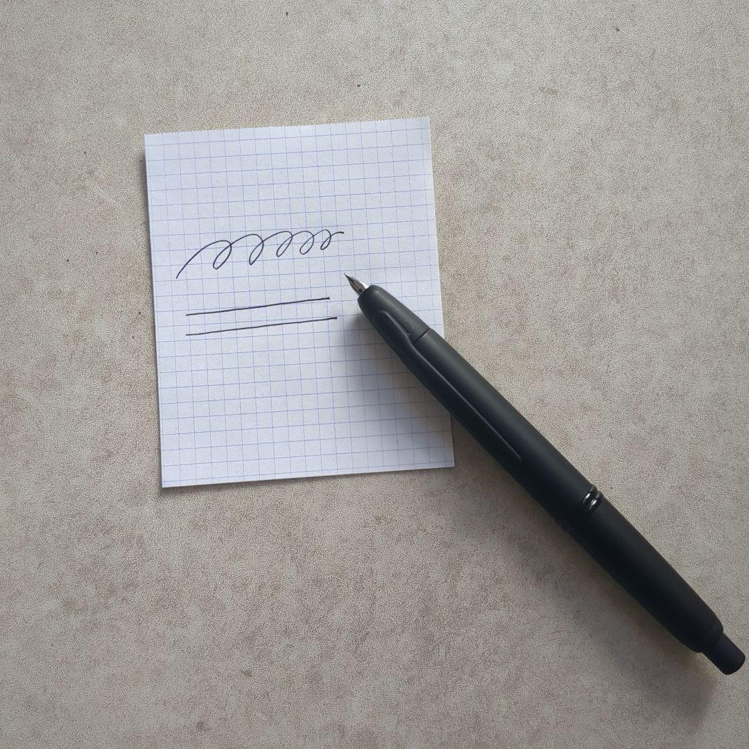 【ぽんず】PILOT　キャップレス　マットブラック　ノック式万年筆