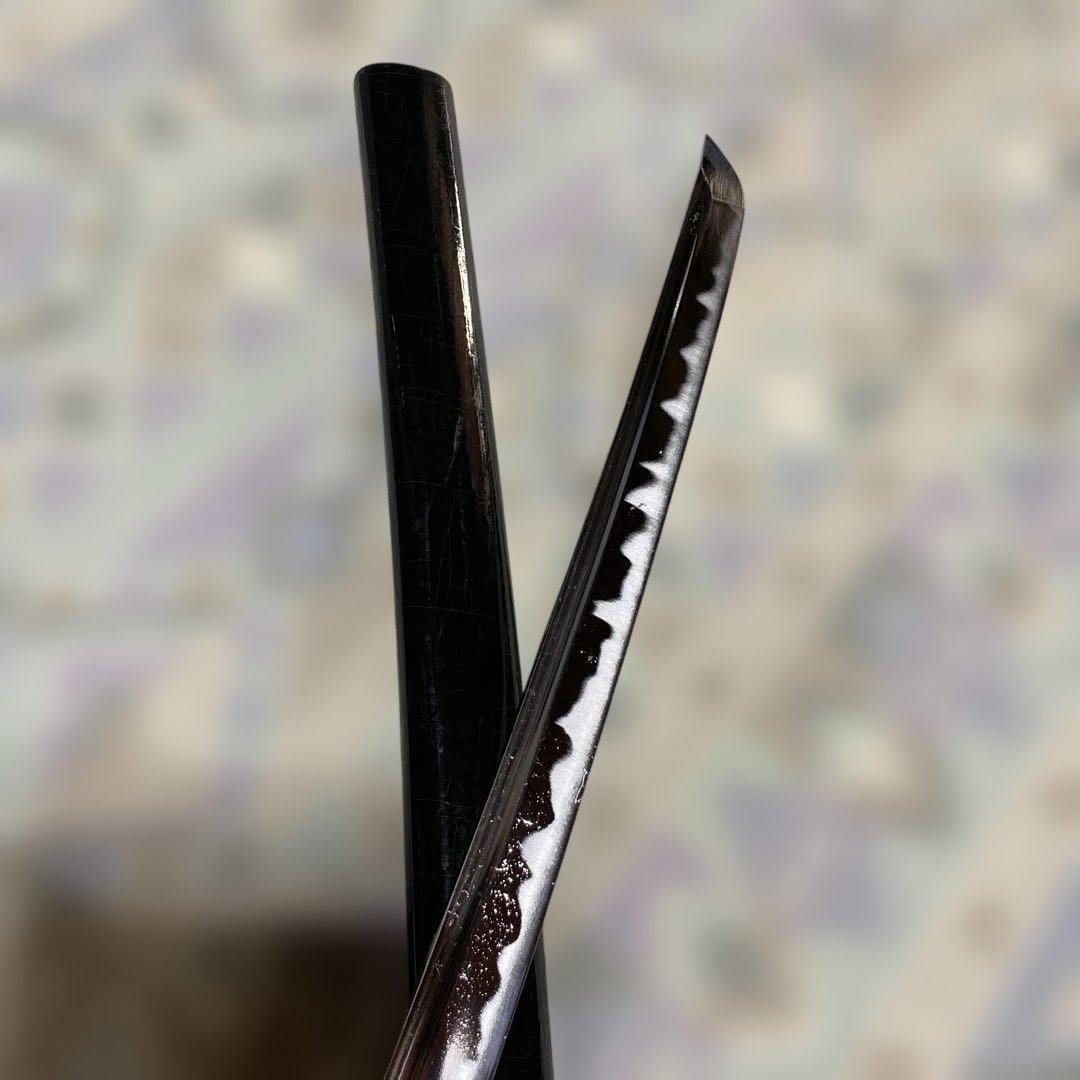 模造刀(居合刀) 紺色柄 菊彫丸鍔 黒呂鞘 - メルカリ
