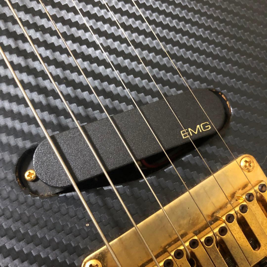 EMGピックアップ搭載変形エレキギター