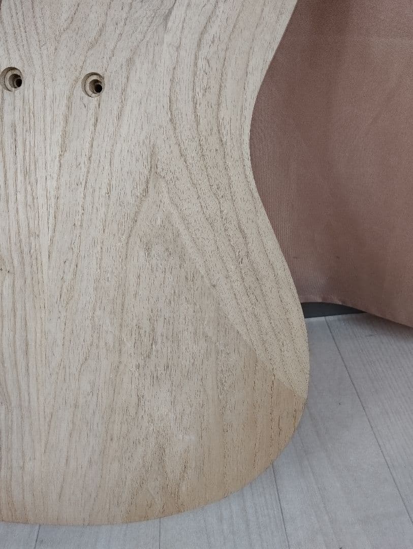 ② AKAI アカイ 赤井電機 エレキギター ボディ