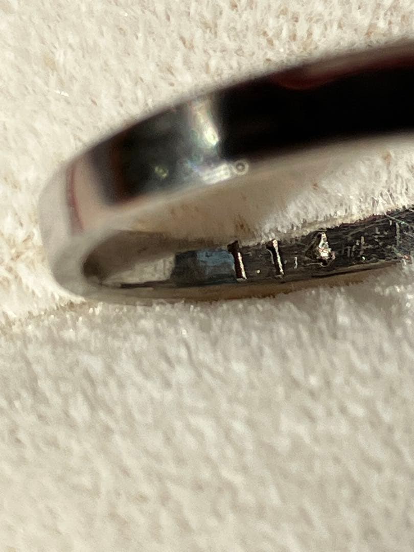 エメラルドの指輪