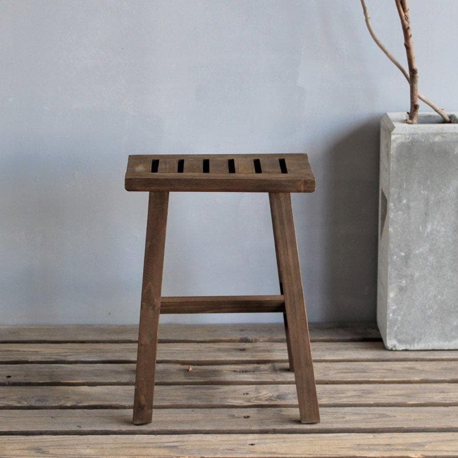 お値引き品　木製 椅子 スツール 無垢材　ガーデンチェア